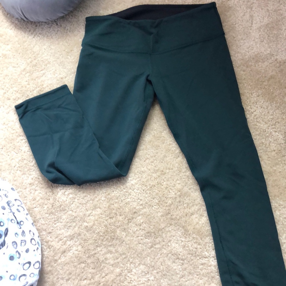 Hunter green crop size 8 lululemon leggings